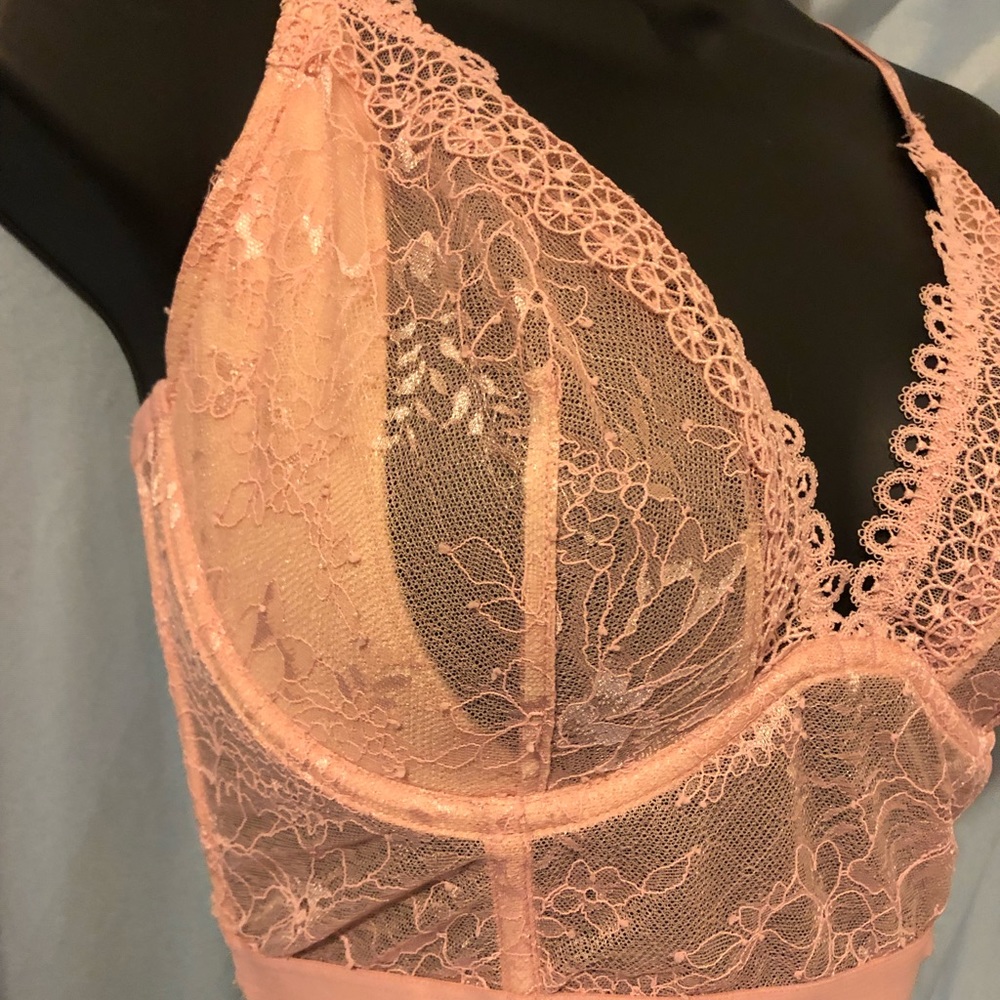 Victoria’s Secret Very Sexy Lace Plunge Bra - Picture 3 of 8